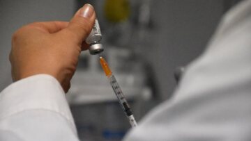 Εμβολιασμός: 48χρονη από τη Θήβα υπέστη θρόμβωση - Είχε εμβολιαστεί με Johnson&Johnson 