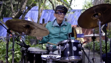 Τίνο Κοντρέρας: Ο γηραιότερος μουσικός δίνει μία live streaming performance στο Μπλε Σπίτι της Φρίντα Κάλο 