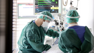 Κορωνοϊός: Δύο στους 100 ασθενείς Covid-19 σε ΜΕΘ παθαίνουν εγκεφαλικό, δείχνει έρευνα