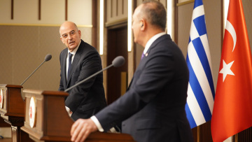 Γιατί απασφάλισε ο Δένδιας - Το παρασκήνιο της «έκρηξης» μπροστά στον Τσαβούσογλου 