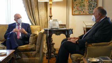 Η Ανατολική Μεσόγειος στο επίκεντρο της συνάντησης Δένδια - Σούκρι στο Κάιρο