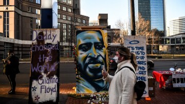 Ο Τζορτζ Φλόιντ «παρακαλούσε μέχρι την τελευταία του πνοή» - Η τελική αγόρευση του εισαγγελέα