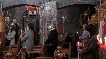 Ανάσταση στις 9 το βράδυ με ανοιχτές τις Εκκλησίες και υποχρεωτικά self tests