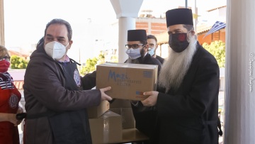 Αποστολή: Μοίρασε 20.000 γεύματα για το Πάσχα στη Φθιώτιδα