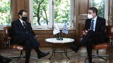 Μητσοτάκης - Αναστασιάδης: Λύση του Κυπριακού μόνο στο πλαίσιο της Διζωνικής Δικοινοτικής Ομοσπονδίας