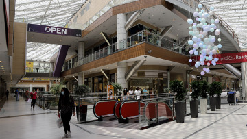 Lockdown: Έτσι θα επαναλειτουργήσουν εμπορικά κέντρα, κέντρα αισθητικής και εστίαση 