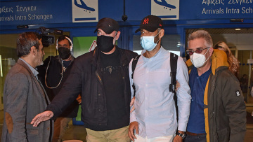 Survivor - Αλέξης Παππάς: Η επιστροφή στην Ελλάδα και ο «χαμός» στο αεροδρόμιο