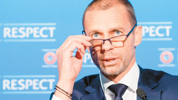 Νέα επίθεση Τσέφεριν σε Super League, αλλά και σε FIFA για το Μουντιάλ ανά διετία