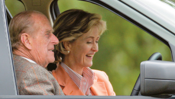 Η ερωμένη του πρίγκιπα Φίλιππου: Γιατί στο «Crown» δεν υπήρχε το κεφάλαιο «Πένι»