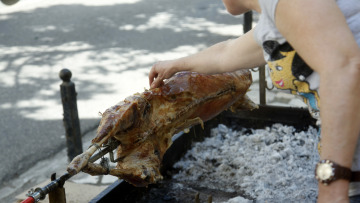 Πασχαλινό τραπέζι: Αυξημένη κατά 20% τουλάχιστον η τιμή του οβελία φέτος