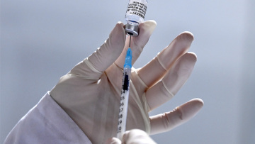 Επικεφαλής BioNTech: Αποτελεσματικό το εμβόλιο Pfizer στην ινδική μετάλλαξη - Ναι στην χαλάρωση αλλά όχι πρόωρα