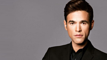 Προσαγωγή Φουρθιώτη: Τι ψάχνουν οι Αρχές στον ηλεκτρονικό εξοπλισμό και τα τηλεφωνήματα του παρουσιαστή