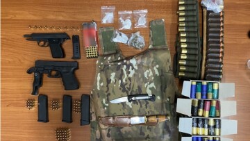 Κρήτη: Όπλα, κοκαΐνη και κάνναβη σε σπίτι στην Χερσόνησο