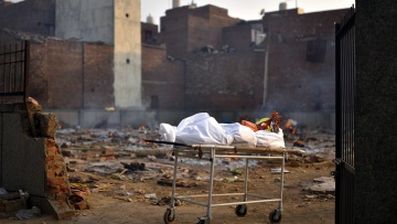 Ινδία: Με ιλιγγιώδη ταχύτητα εξαπλώνεται η νόσος - Τουλάχιστον 400.000 νέα κρούσματα