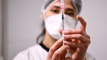 Ισπανία: Ένας στους τέσσερις έχει λάβει μία δόση του εμβολίου