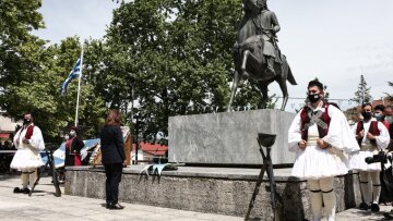 Σακελλαροπούλου στις εκδηλώσεις για τον Καραϊσκάκη: «Εμπνεόμαστε από το πάθος του για την ελευθερία μας»