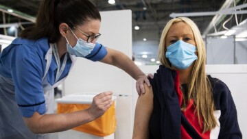 Βρετανία: 1.770 κρούσματα κορωνοϊού σε 24 ώρες - Αυξάνονται οι εμβολιασμοί