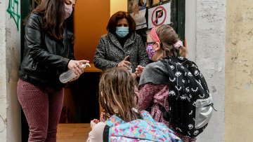 Σχολεία: «Κουδούνι» με self test για νηπιαγωγεία, δημοτικά και γυμνάσια 