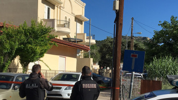 Γλυκά Νερά: Στραγγάλισαν γυναίκα δίπλα στο μωρό της - Δεμένος ο σύζυγος 