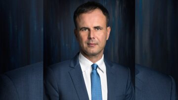 Πατέλης για το εργασιακό νομοσχέδιο: Οι νέοι πατέρες δεν μπορούν να απολυθούν έξι μήνες από τη γέννηση του παιδιού