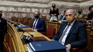 Βουλή: Aντιπαράθεση για το νομοσχέδιο που εισάγει την συνεπιμέλεια τέκνων