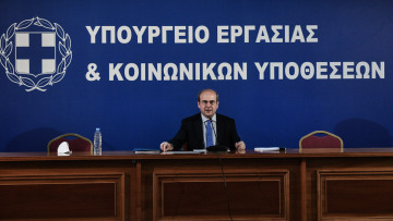 Εργασιακά - Χατζηδάκης: Βαριά πρόστιμα σε εργοδότες που δεν θα ενεργοποιήσουν την Ψηφιακή Κάρτα Εργασίας