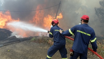 Φωτιά στη Μάνδρα Αττικής