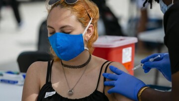 Κορωνοϊός - HΠΑ: Εμβολιάζονται από σήμερα έφηβοι 12-15 ετών σε πολλές αμερικανικές πολιτείες