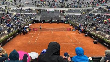 Italian Open: Διακοπή λόγω βροχής στον αγώνα του Τσιτσιπά με τον Τζόκοβιτς