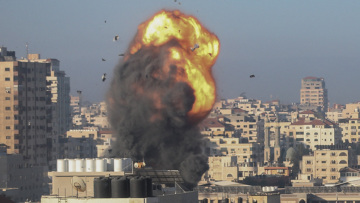 Μαίνονται οι συγκρούσεις στη Μέση Ανατολή: Ρουκέτα της Χαμάς «έκαψε» ισραηλινή πόλη - Αυξάνονται οι νεκροί στη Λωρίδα της Γάζας