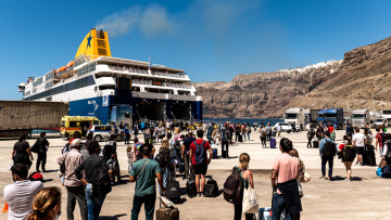 Lockdown: Το πρώτο «ελεύθερο» Σαββατοκύριακο - Απόδραση από την πόλη για νησιά και εξοχικά