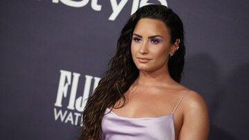 Η Ντέμι Λοβάτο δίνει τη δική της μάχη με τη βουλιμία που της προκάλεσαν τα ναρκωτικά