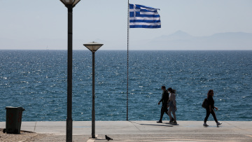 Καιρός: Ζέστη σήμερα, βροχές από αύριο και πτώση της θερμοκρασίας