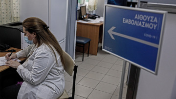 Κορωνοϊός: Έρχονται εμβολιασμοί και για τους άνω των 16 ετών - Τι ισχύει με την αλλαγή ημερομηνίας