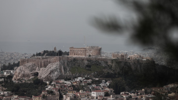 Καιρός: Πώς επηρεάζει η κακοκαιρία την Αθήνα - Ισχυροί άνεμοι έως 8 μποφόρ