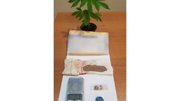 Μυτιλήνη: Ο σκύλος μύρισε δέμα με ηρωίνη σε εταιρεία κούριερ