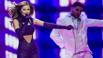 Eurovision 2021: Εντυπωσίασαν Στεφανία και Έλενα Τσαγκρινού 