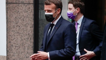 Μακρόν: «Η ΕΕ πρέπει να επαναπροσδιορίσει τη σχέση της με τη Ρωσία»