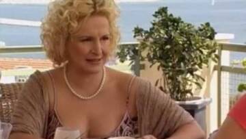 Μαρία Ανδρούτσου: H Ξανθίππη του σήριαλ «50 - 50» ποζάρει με καυτό μπικίνι