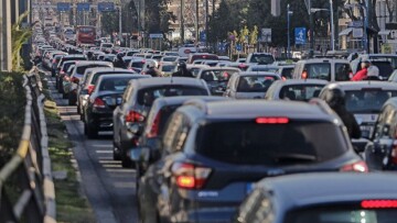 Κίνηση στους δρόμους: Μποτιλιάρισμα στο κέντρο, ύστερα από τροχαίο στην Πανεπιστημίου