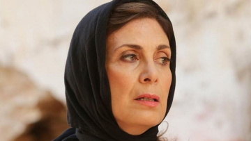 Άγριες Μέλισσες: Η Μυρσίνη σπέρνει τον θάνατο