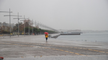 Καιρός: Βροχές, καταιγίδες και χαλαζοπτώσεις στα βόρεια - Δείτε τον καιρό του τριημέρου