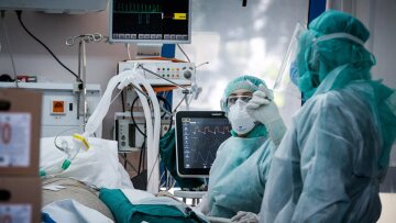 Ώρες αγωνίας για την 34χρονη από την Ηλεία – Νοσηλεύεται στην ΜΕΘ στο Τζάνειο