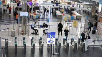  Πώς θα έρχονται οι τουρίστες στην Ελλάδα - Τι ανακοίνωσε ο Νίκος Χαρδαλιάς