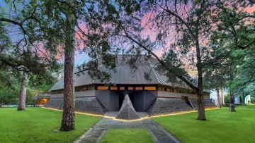 Στο σφυρί το «σπίτι του Darth Vader» – Φρενίτιδα στους Star Wars Freaks