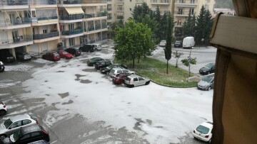 Ισχυρή καταιγίδα και χαλάζι στην Ξάνθη: «Ποτάμια» οι δρόμοι - Δείτε βίντεο