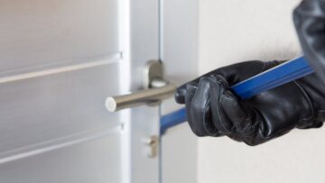 Μεσολόγγι: 15χρονη μαζί με ενήλικο έκαναν τρεις διαρρήξεις σε ένα 24ωρο!