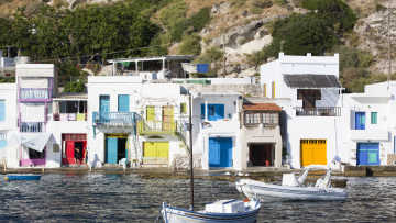 Το BBC συνδέει την προσπάθεια για Covid-free νησιά με την επανεκκίνηση του τουρισμού - Το παράδειγμα της Μήλου