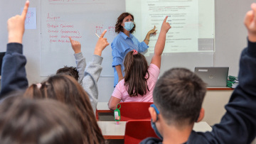 Σχολεία: Αλλάζει το ωράριο διδασκαλίας στα Δημοτικά - Μπαίνουν τα αγγλικά στα νηπιαγωγεία