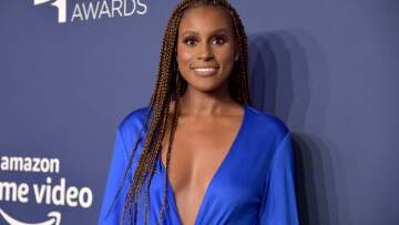 Η Ίσα Ρέι κάνει την είσοδό της στον κόσμο των υπερηρώων ως Spider-Woman 